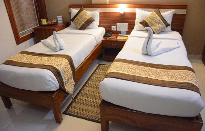 Hotel Eden Roc 布巴内什瓦尔 外观 照片